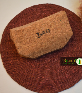 cork pouch bag | eco-friendly travel kit | sustainable toiletry &amp; makeup bag