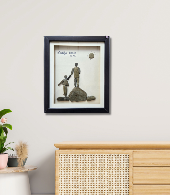 Daddy’s Little Girl Pebble Art Frame – Handmade Stone Family Decor by Bhartiye Crafts (#PB0001)