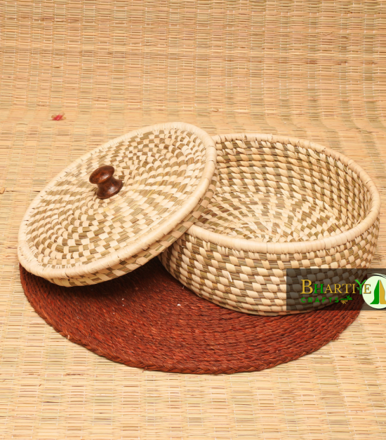 Handmade Sabai Grass Roti Box With Wooden Knob