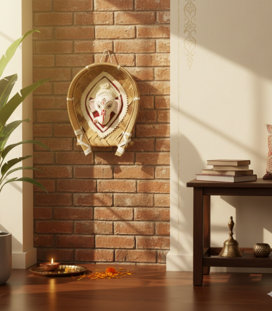 Handcrafted Sholapith Ganesha | Ganapati Face on Bamboo Winnow (Kula) – 6.5” Wall Hanging (#SPP0008)