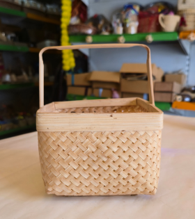 Bamboo square basket with handle