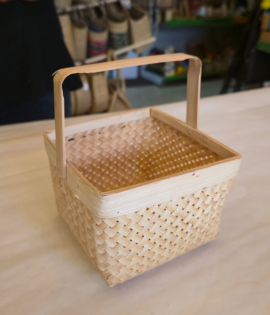Bamboo square basket with handle