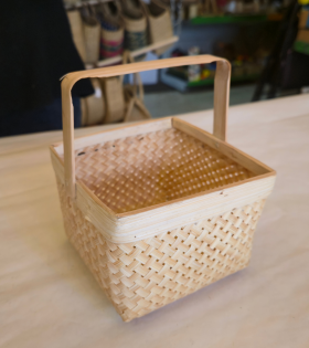 Bamboo square basket with handle