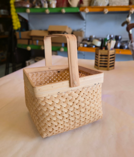 Bamboo square basket with handle